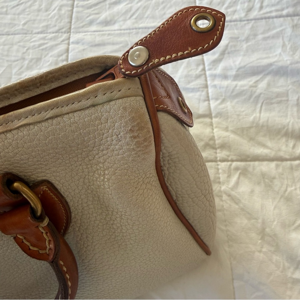 Dooney and Bourke Elegant Cream and Brown Leather Handbag - Picture 5 of 6
